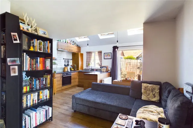 Burdock Close, Burghfield Common, RG7, photo 2