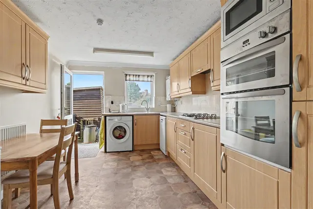 St. Johns Road, Ely, CB6, photo 3