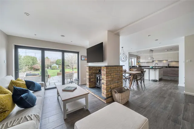Send Marsh Road, Ripley, GU23, photo 2