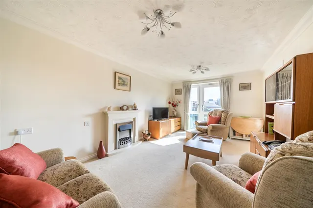 West Street, Newbury, RG14, photo 3