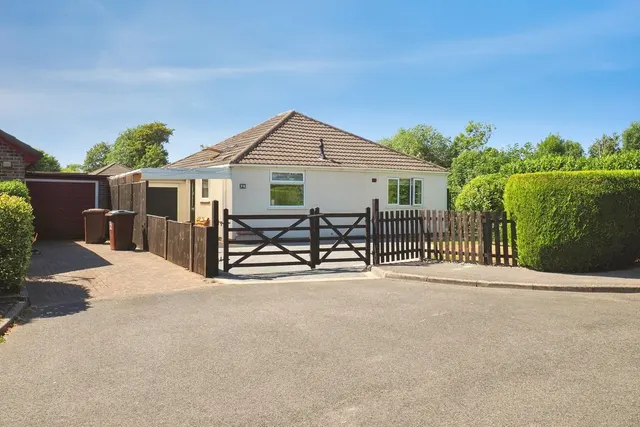 Moorsholm Drive, Wollaton, Nottingham, NG8, photo 1