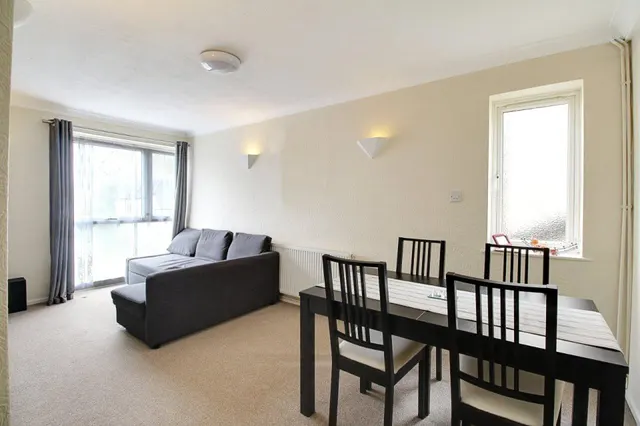 Nether Street, North Finchley, photo 1