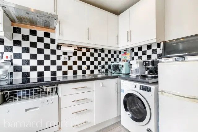 Kingston Road, Epsom, KT19, photo 3