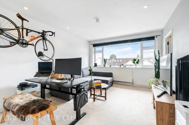 Kingston Road, Epsom, KT19, photo 2