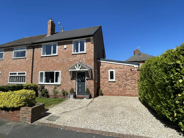 Warren Avenue, Knutsford, photo 1