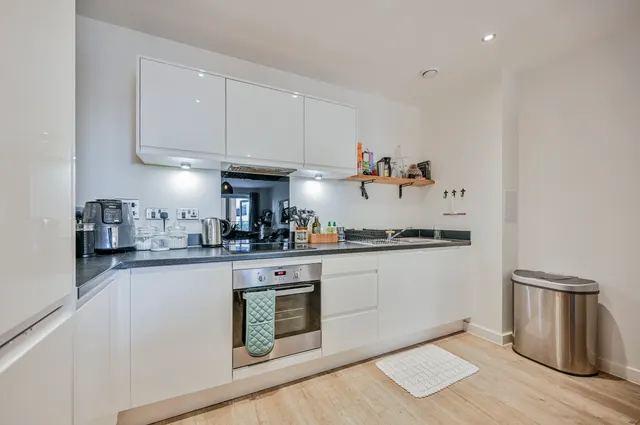 Photo 3 — Flat 9, Adele Court, LONDON