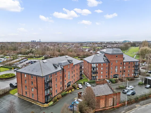 Apartment 25, Beaumont Court, Warrington, Elphins Drive, WA4 6FZ, photo 1