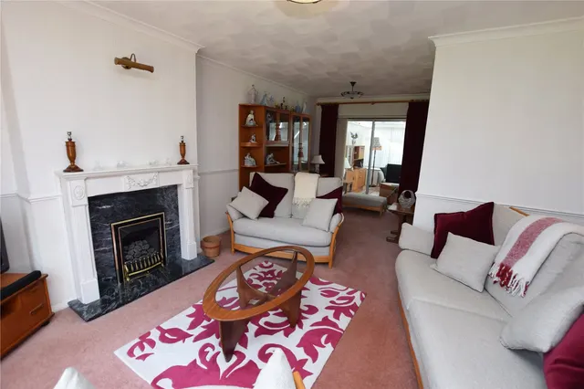 Photo 2 — Cheyne Way, Farnborough, Hampshire, GU14 8SE