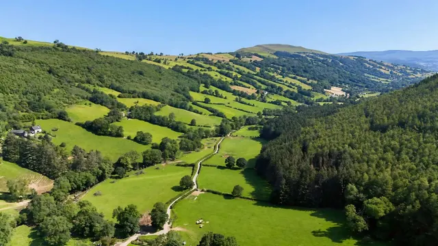 Photo 2 — Dyffryn Crawnon, Llangynidr, Crickhowell, Powys, NP8 1NU