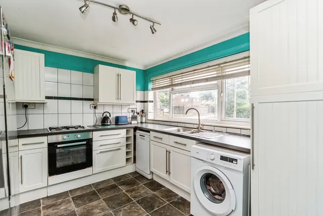 Beechdale Close, Calmore, SO40, photo 2