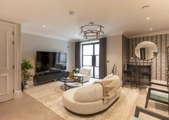 Photo 2 — Clarendon Drive, London, SW15