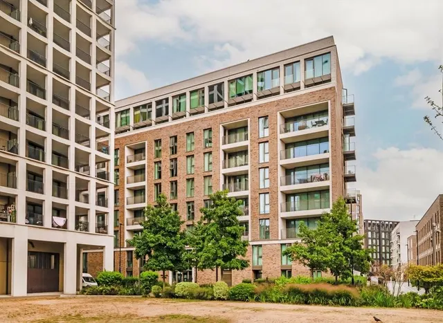 Schooner Road, Royal Wharf, E16, photo 1