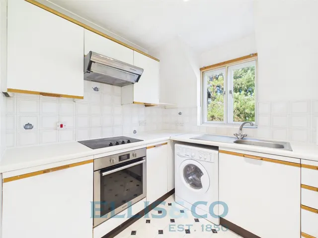 Arundel Close, Tonbridge, TN9, photo 2