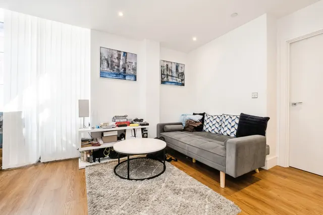 London Road, Romford, RM7, photo 2