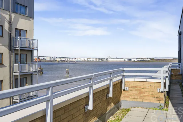 Amity Court North Star Boulevard, Greenhithe, DA9, photo 2