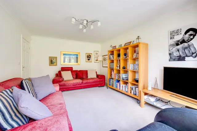 Shakerley Close, Northwich, photo 2