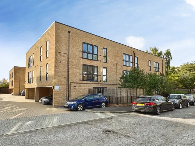 Exchange Close, Aldershot, GU11, photo 1