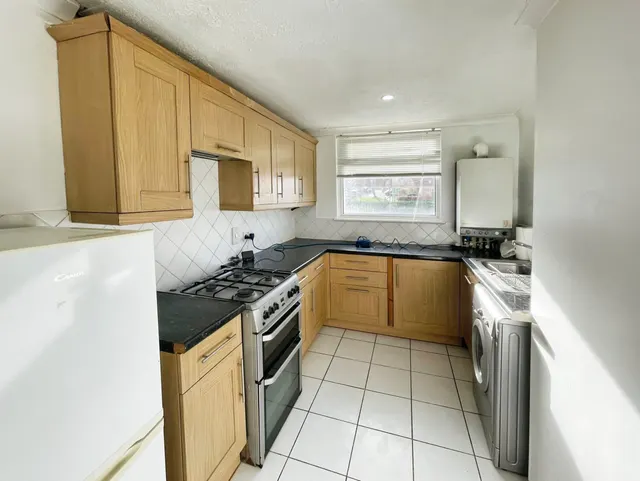 Photo 3 — Beaulieu Court, Basingstoke, Basingstoke, RG21 4DQ