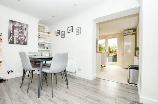 Winchester Road, Botley, SO32, photo 3