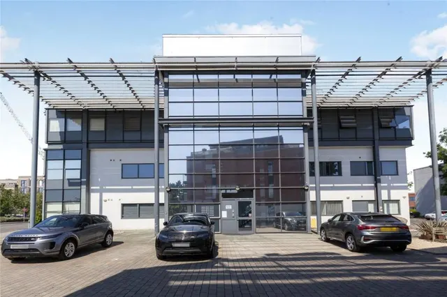 Vanwall Road, Maidenhead, SL6, photo 1