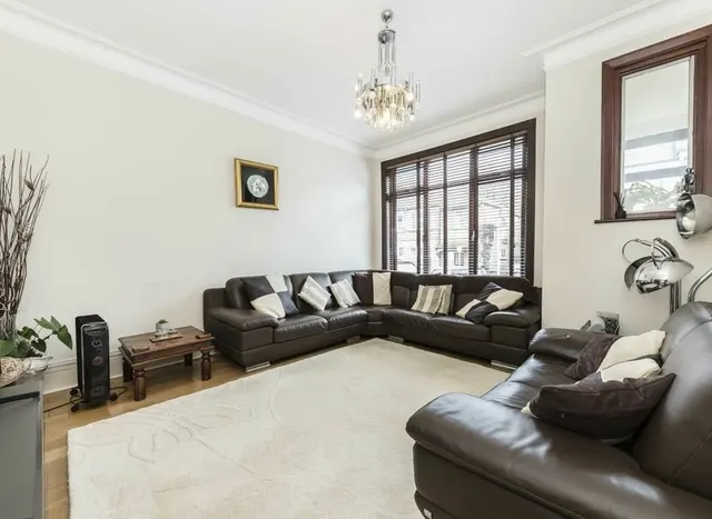 Photo 2 — Rowsley Avenue, Hendon, NW4