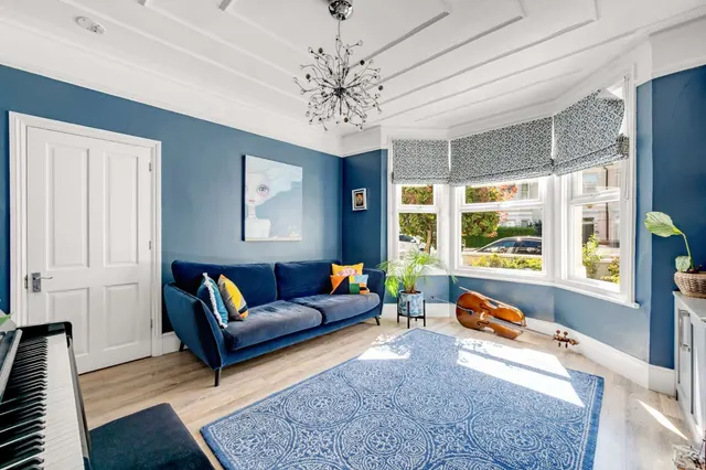 Photo 3 — Drayton Gardens, Ealing, London, W13 0LQ