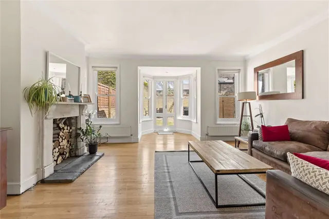 Photo 2 — Ramsden Road, London, SW12 8RB