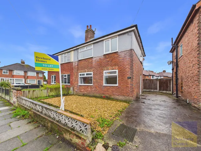 Leslie Avenue, Thornton-Cleveleys, FY5, photo 1
