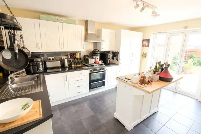 Columbine Lane, Stotfold, SG5, photo 2