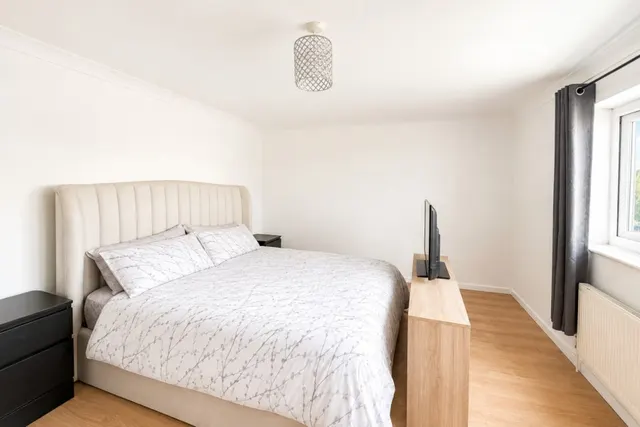 Station Road, Addlestone, KT15, photo 3