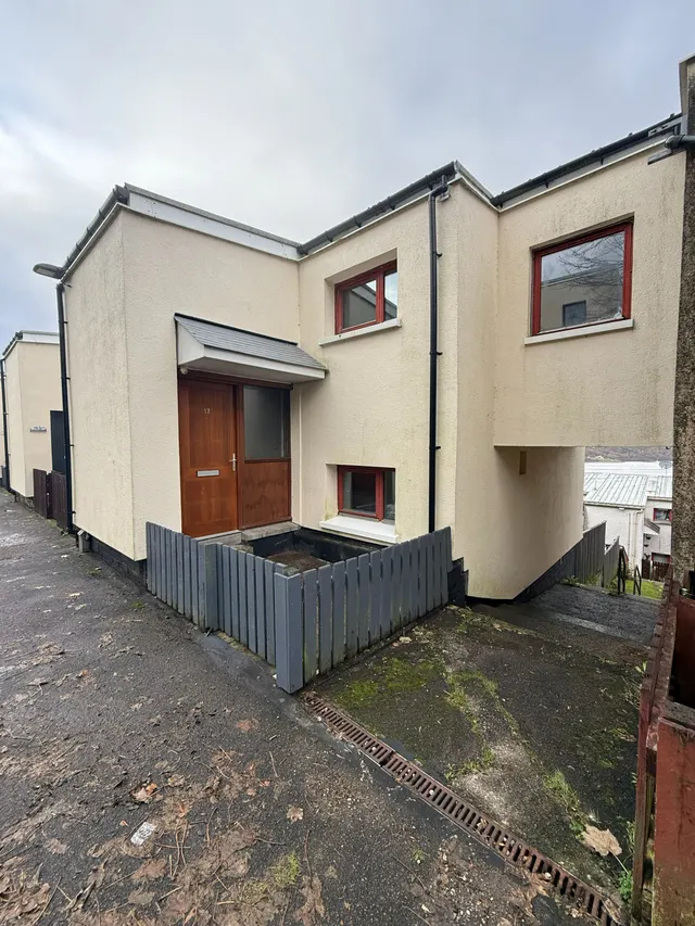 Wallace Place, Fort William, PH33 6HR, photo 1