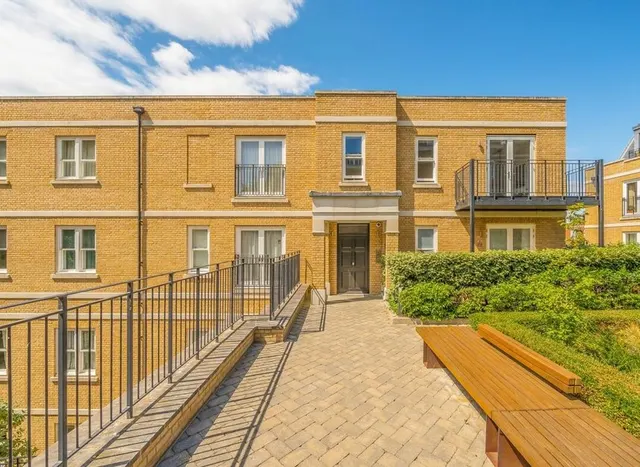 Atkinson Close, Wimbledon, SW20, photo 1