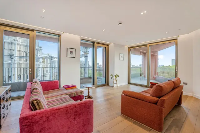 Tapestry Apartments, Kings Cross, N1C, photo 1