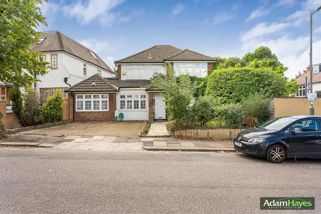 Church Crescent, Finchley, N3, photo 1