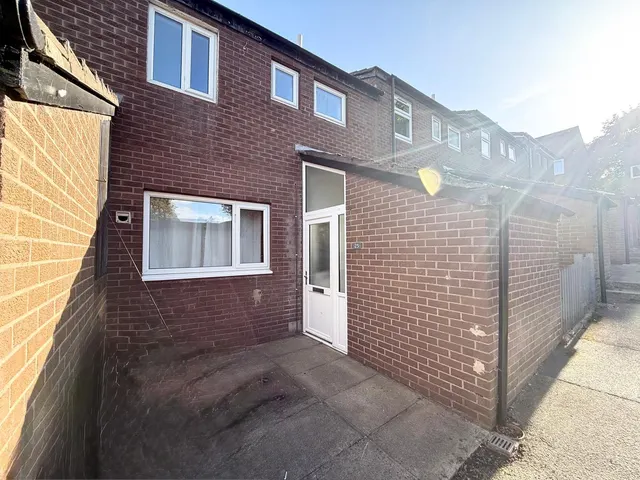 Snowden Vale, Leeds, LS13, photo 2