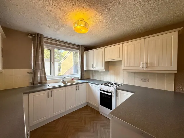 Snowden Vale, Leeds, LS13, photo 3