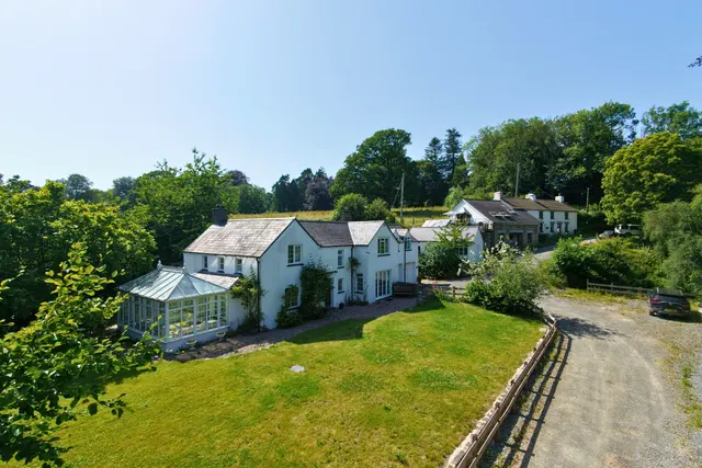 Panteg, Llechryd, photo 1