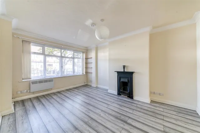 Foxley Road, Thornton Heath, photo 3