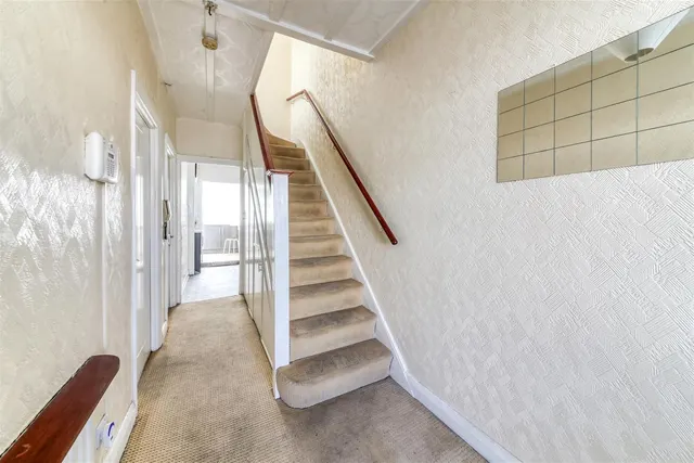 Foxley Road, Thornton Heath, photo 2