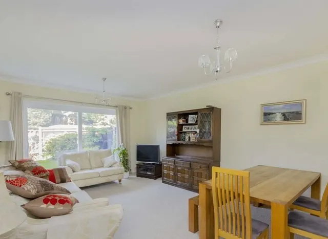 Photo 2 — Ash Tree Close, Surbiton, KT6