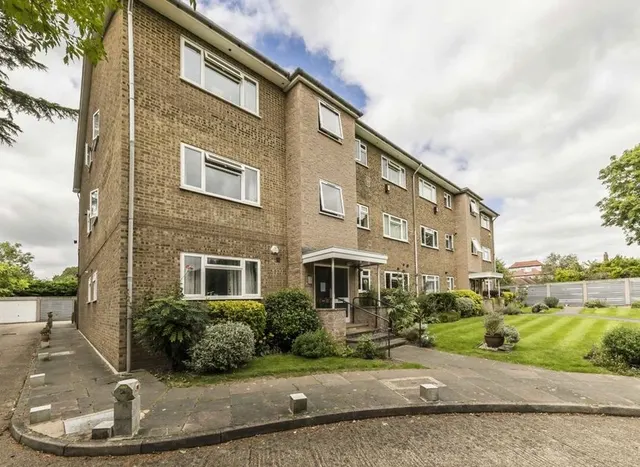Ash Tree Close, Surbiton, KT6, photo 1