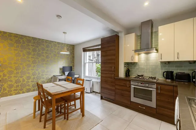 Photo 3 — Norfolk Mansions, Santos Road, Putney, London, SW18 1NU