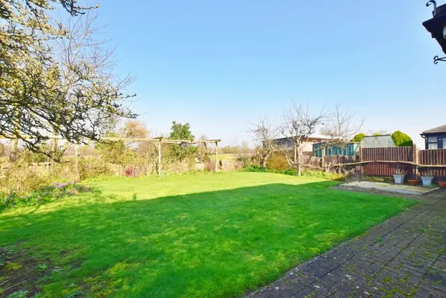 Rudgard Avenue, Cherry Willingham, photo 3
