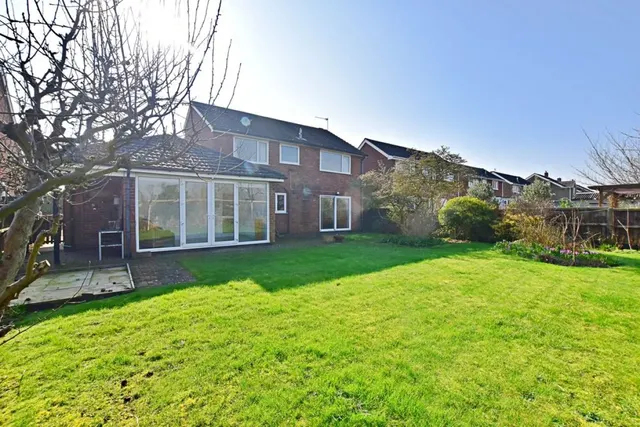 Rudgard Avenue, Cherry Willingham, photo 2