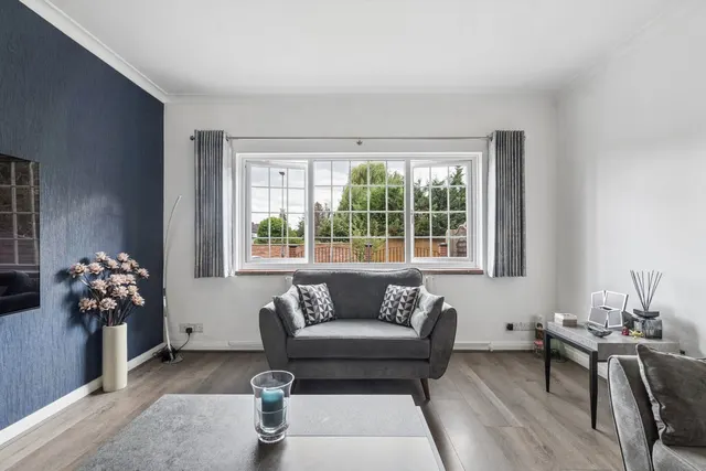Murray Crescent, Pinner, HA5, photo 2