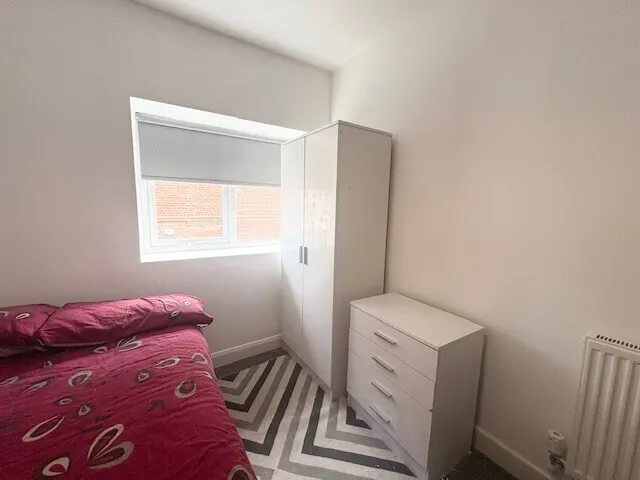 Halliwell Road, BL1, photo 2