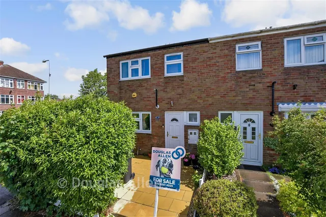 4 bedroom house, Pershore Close, Ilford, IG2