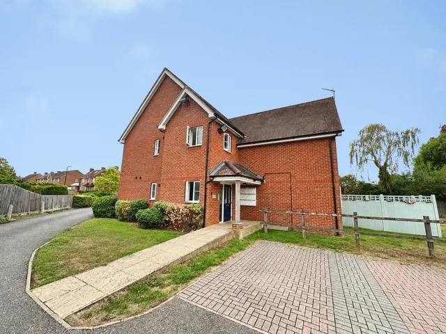 Photo 3 — Longacre, Ash, Surrey, GU12 6DR