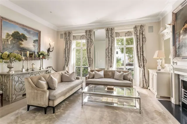 Photo 3 — Chester Square, London, SW1W 9HH