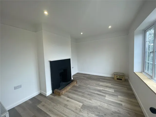 Overton, Basingstoke, RG25, photo 3